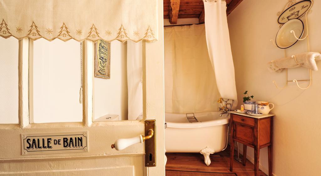 Les Petites Vosges Bed & Breakfast Bagneres-de-Bigorre Room photo