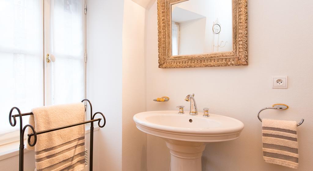 Les Petites Vosges Bed & Breakfast Bagneres-de-Bigorre Room photo