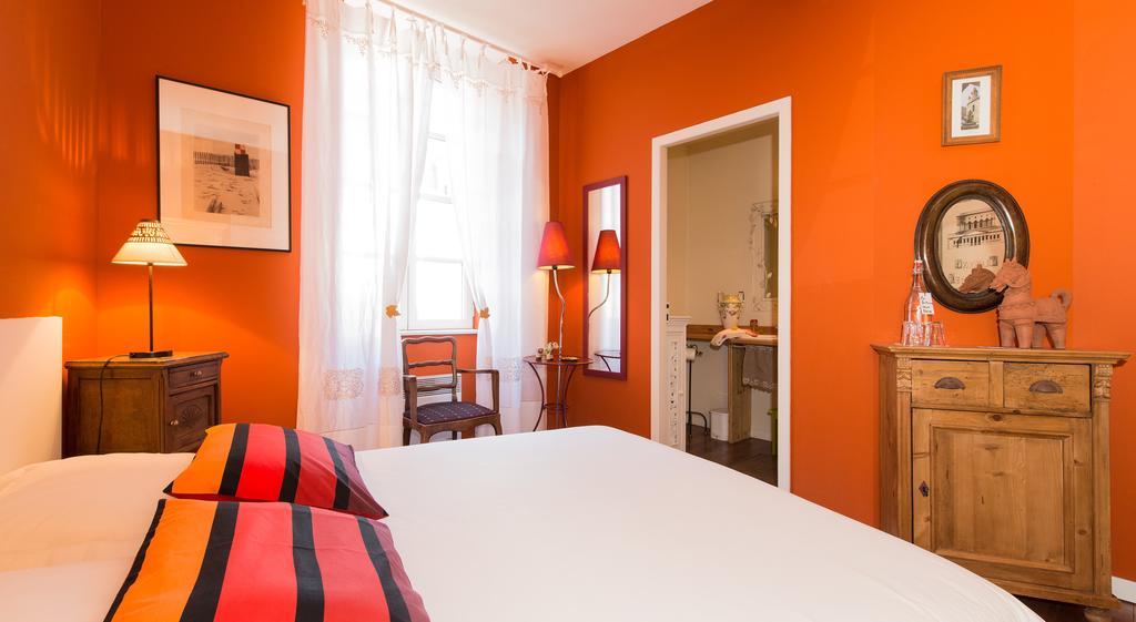 Les Petites Vosges Bed & Breakfast Bagneres-de-Bigorre Room photo