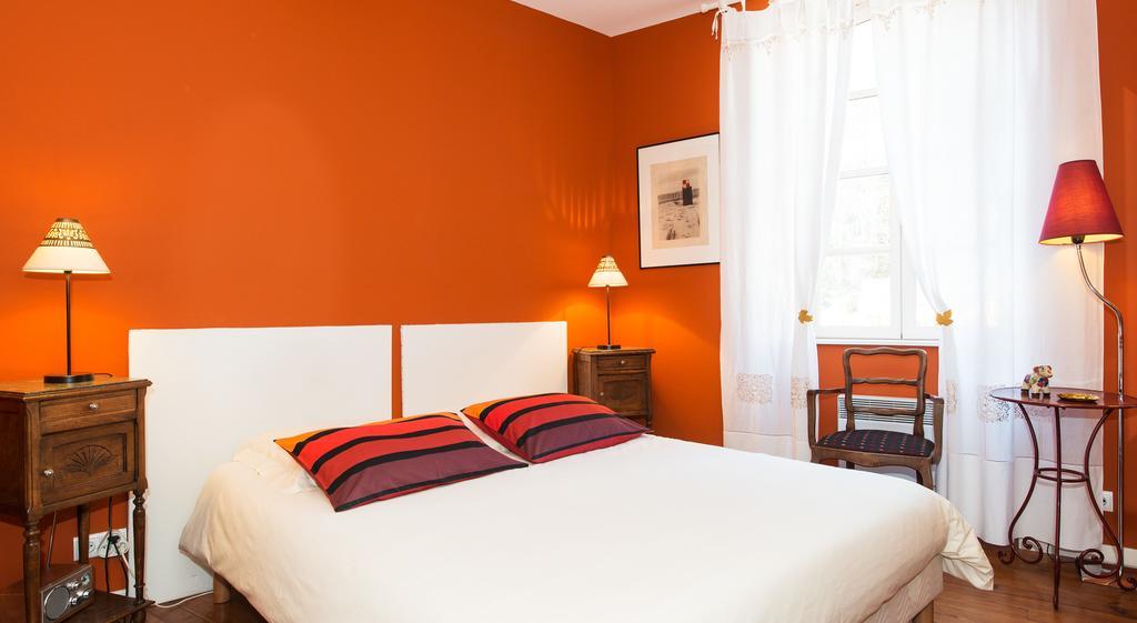 Les Petites Vosges Bed & Breakfast Bagneres-de-Bigorre Room photo
