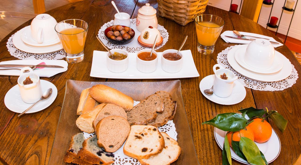 Les Petites Vosges Bed & Breakfast Bagneres-de-Bigorre Exterior photo